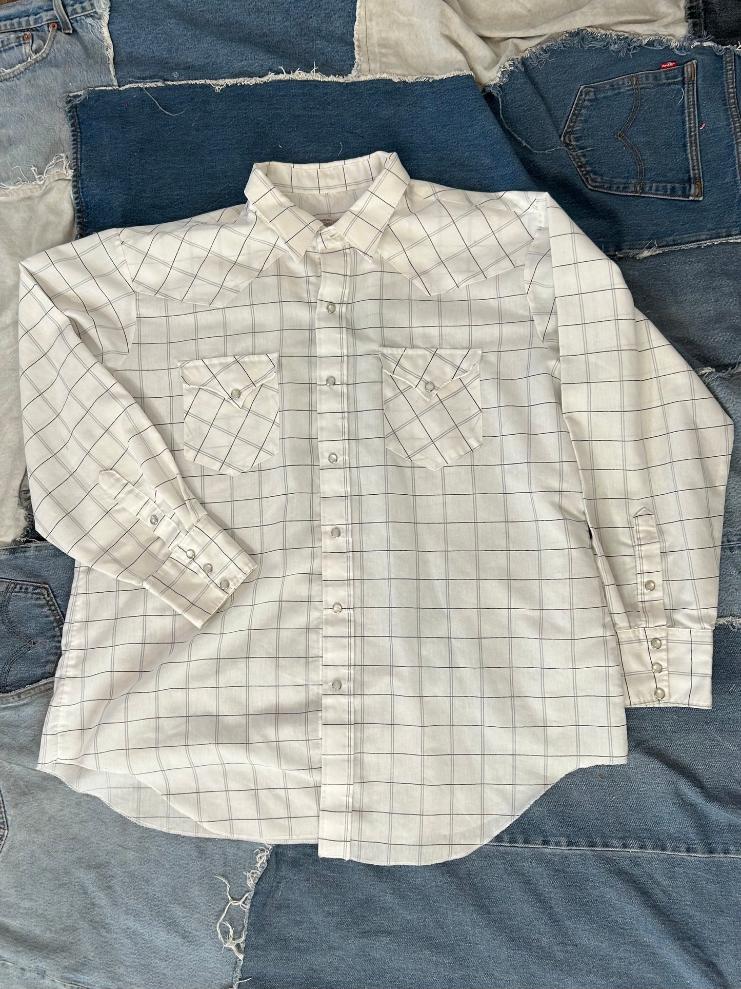 Vintage Pearl Snap Long Sleeve