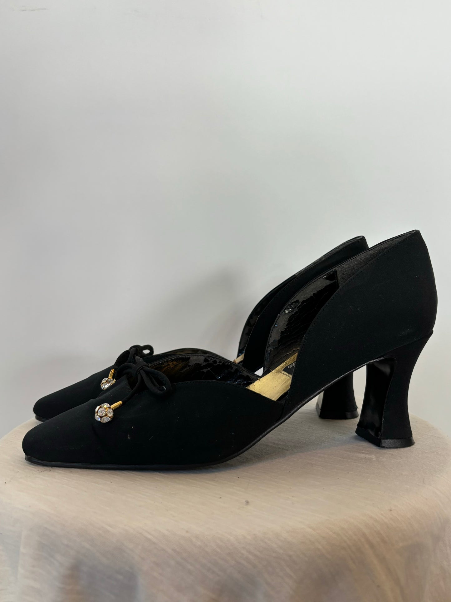 Vintage Bowtie Heels
