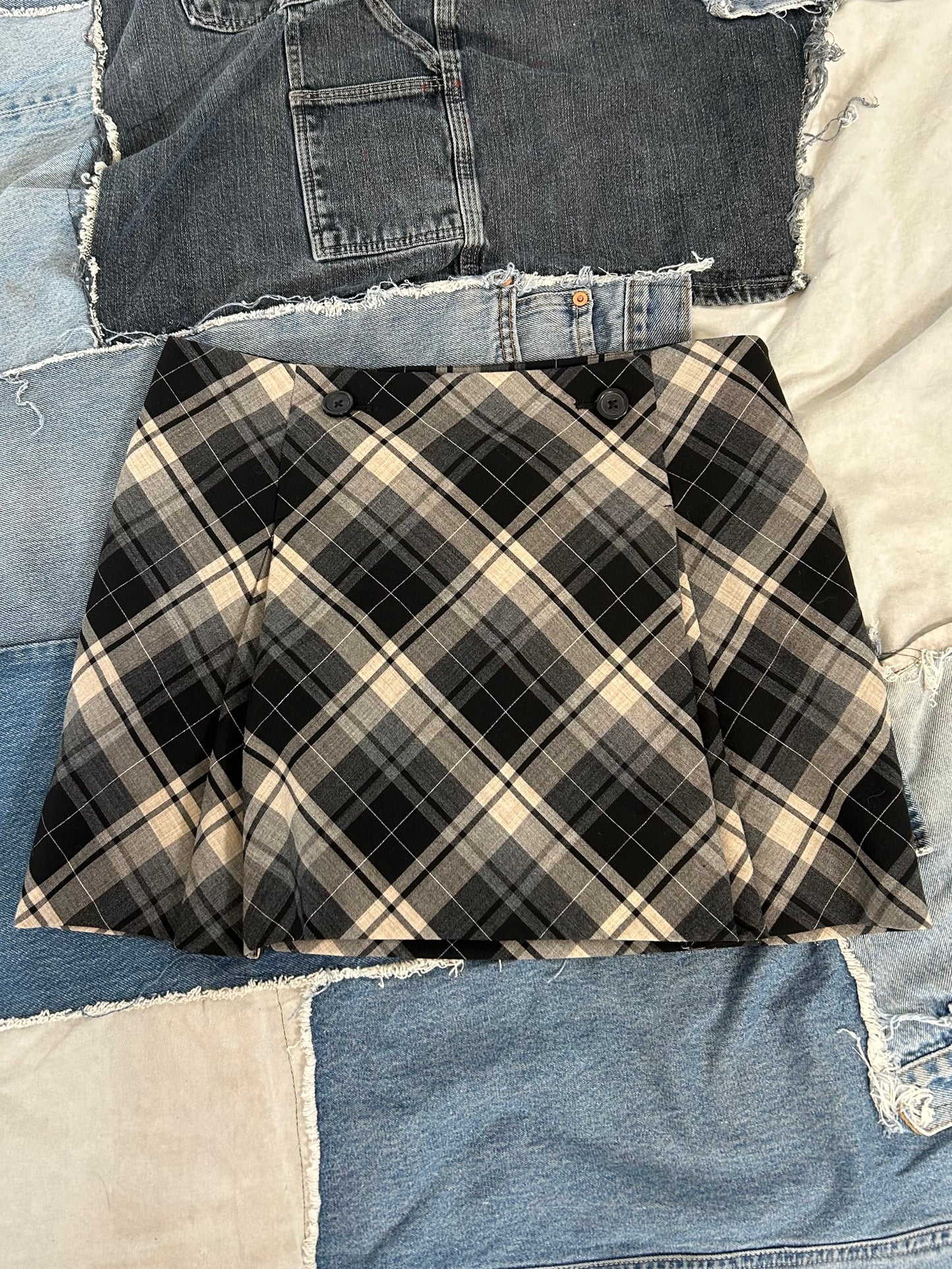 Vintage Plaid Buttoned Mini skirt