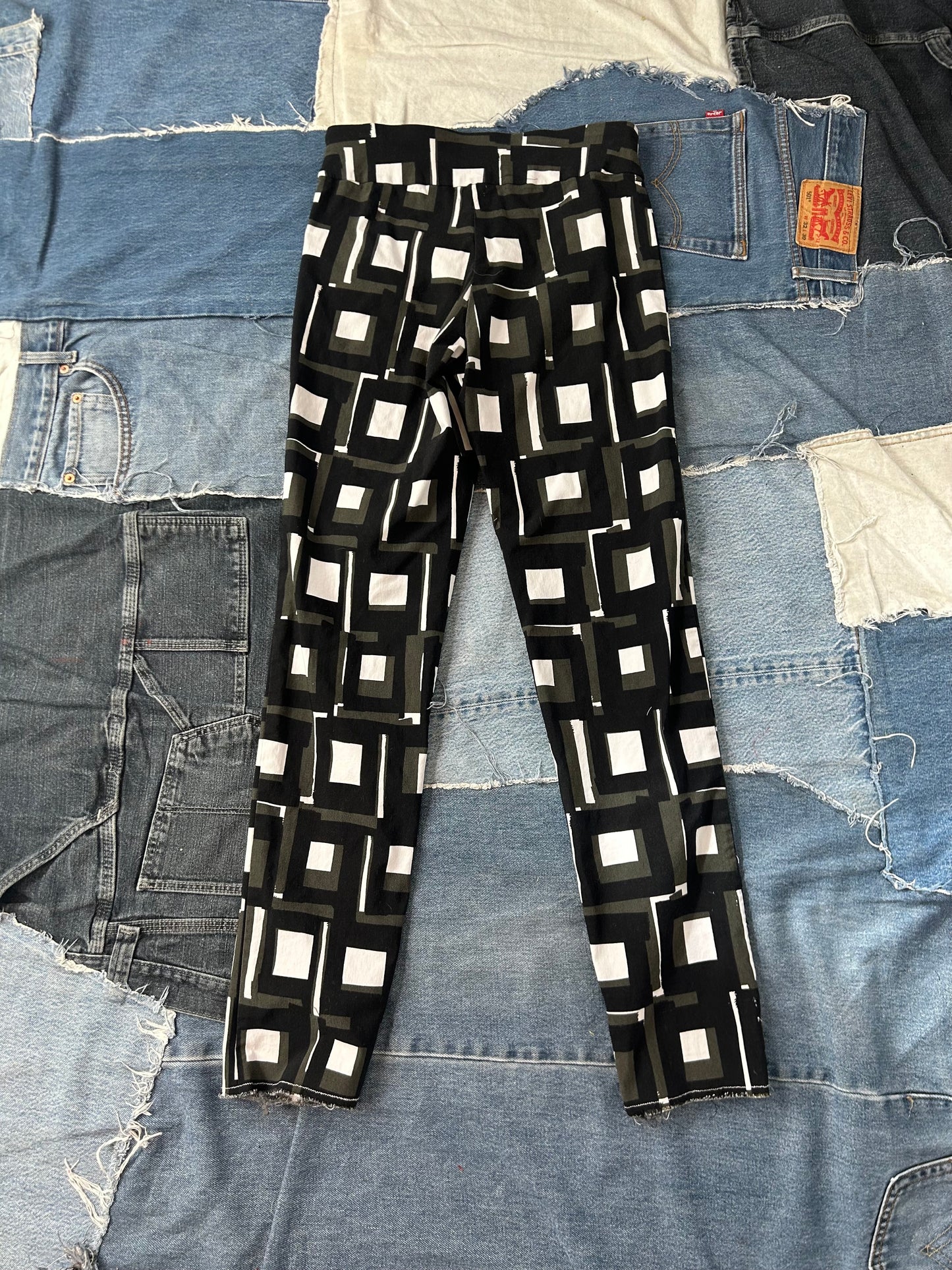 Patterened stretchy pants
