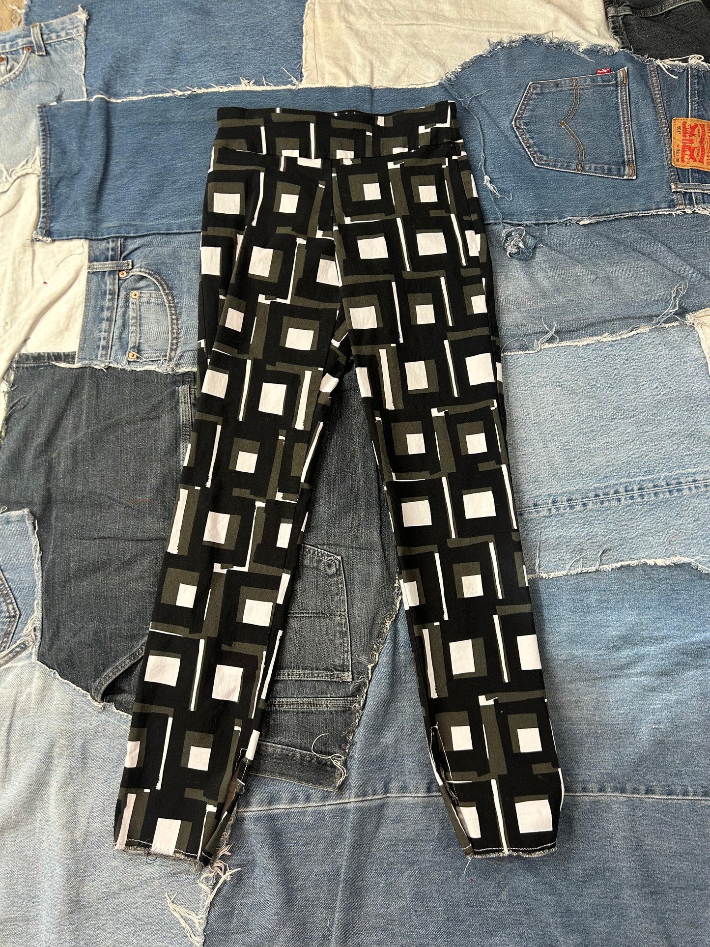 Patterened stretchy pants